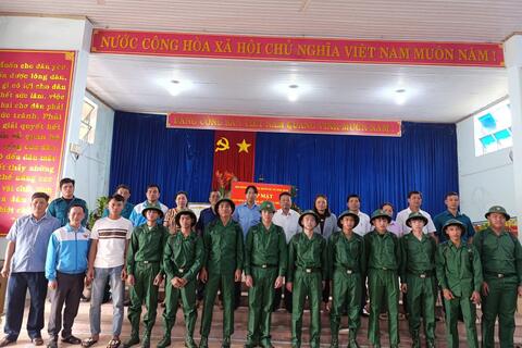 Xã Đăk Mar gặp mặt thanh niên chuẩn bị lên đường nhập ngũ năm 2025